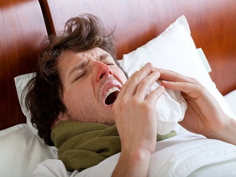 سرماخوردگی موجب التهاب در مخاط بینی و سینوس ها و لوزه ها می گردد.